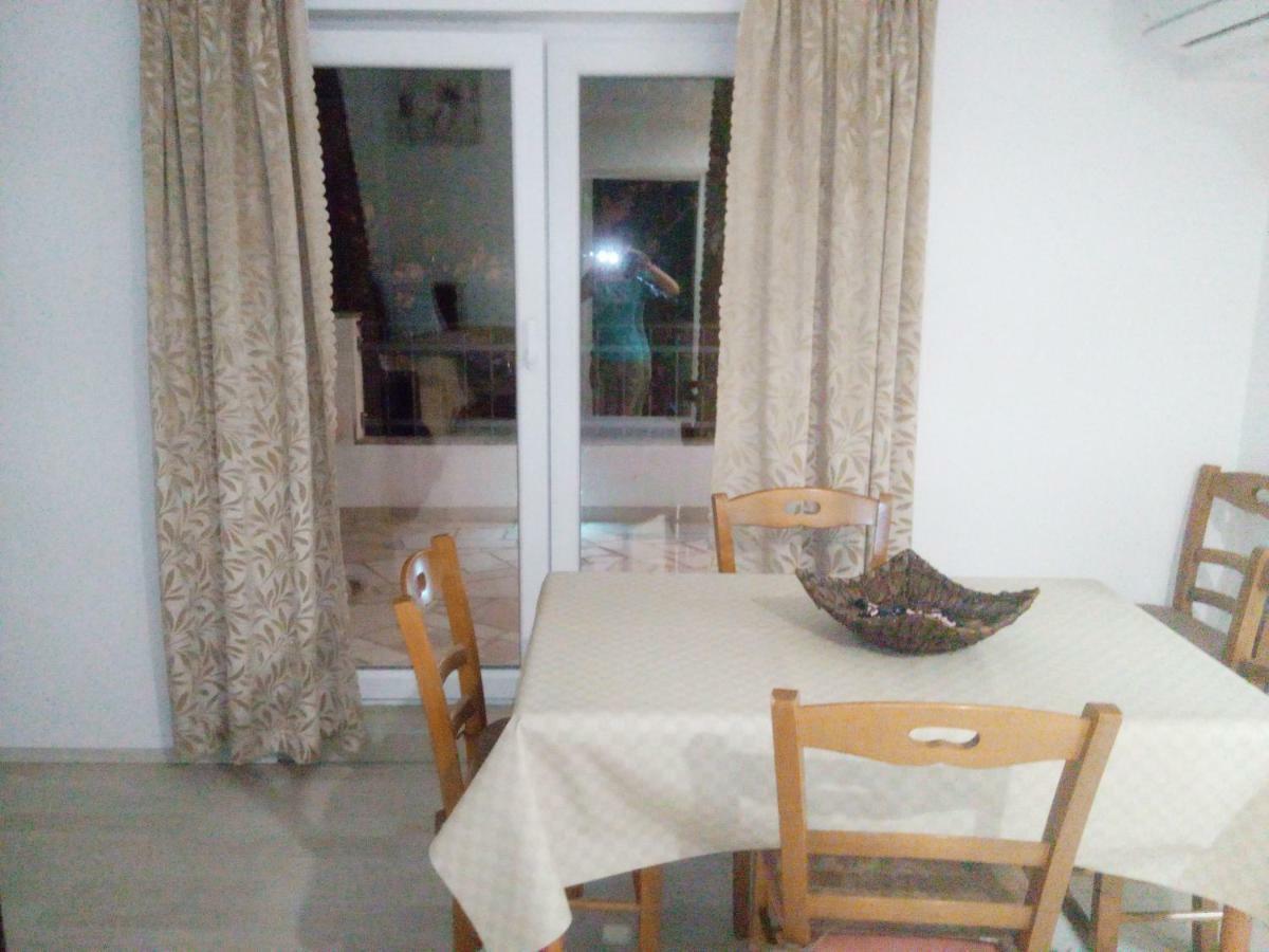 Apartament Pavlić 2 Omiš Zewnętrze zdjęcie